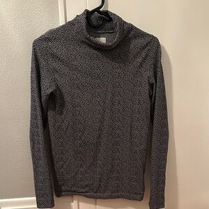 Athleta Black and White Long Sleeve Top